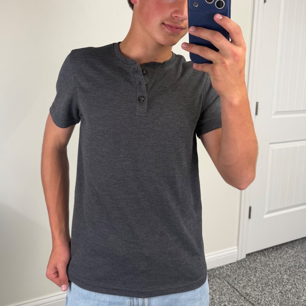 George Mens Vintage Y2K Fitted Henley Shirt Short Sleeve Gray Small